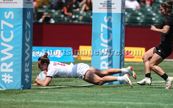 2018RugbySevensSat-18.JPG - Lauren Doyle (6) of the United States scores a late try against New Zealand in the women's championship semi-finals of the 2018 Rugby World Cup Sevens, Saturday, July 21, 2018, at AT&T Park, San Francisco.  New Zealand defeated the United States 26-21. (Spencer Allen/IOS via AP)